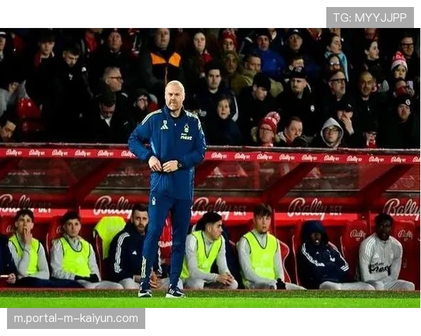 诺丁汉森林佩雷拉中场连换四人 战术调整应对比赛危险形势